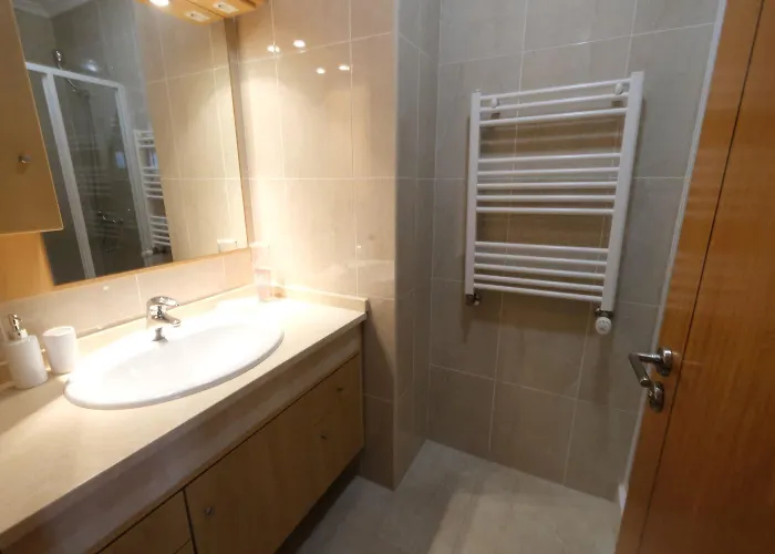 Villa High Standard In A Quality With Pool, Tennis And View Of The Ocean In Antas 12 People Esposende