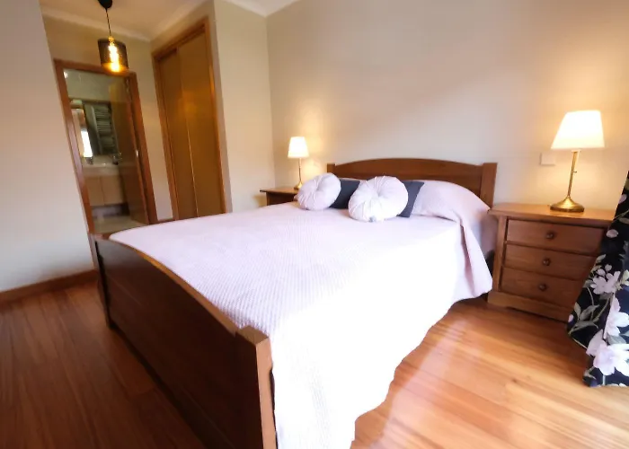 Villa High Standard In A Quality With Pool, Tennis And View Of The Ocean In Antas 12 People Esposende